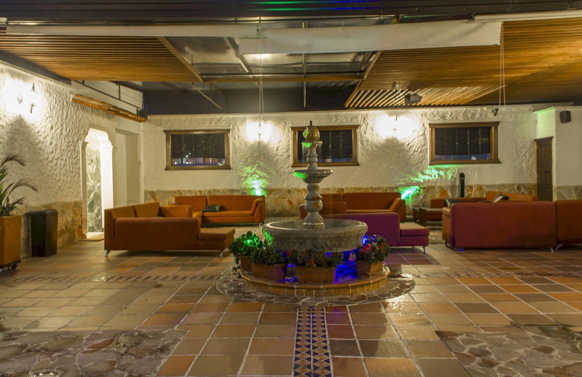 Hotel Leon Dorado Bucaramanga Buitenkant foto